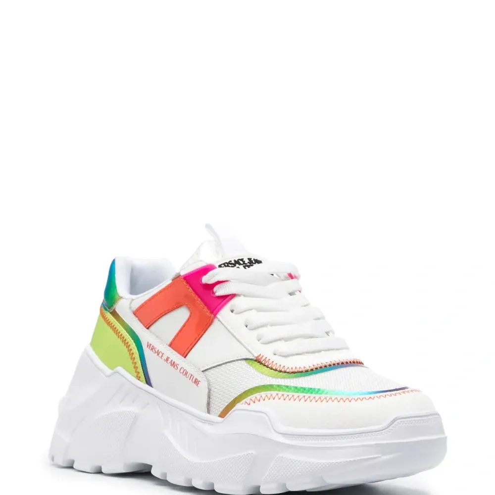 Кроссовки с эффектом градиента