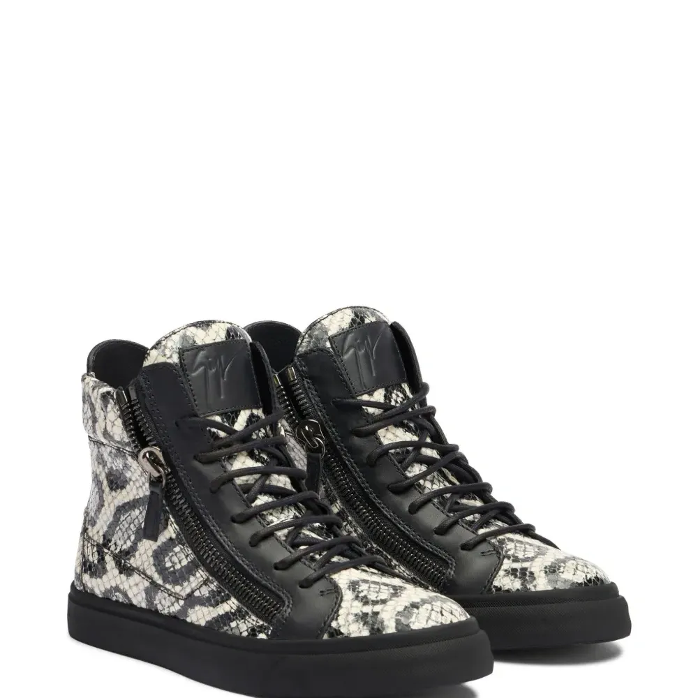 Кроссовки Nicki Кроссовки Nicki