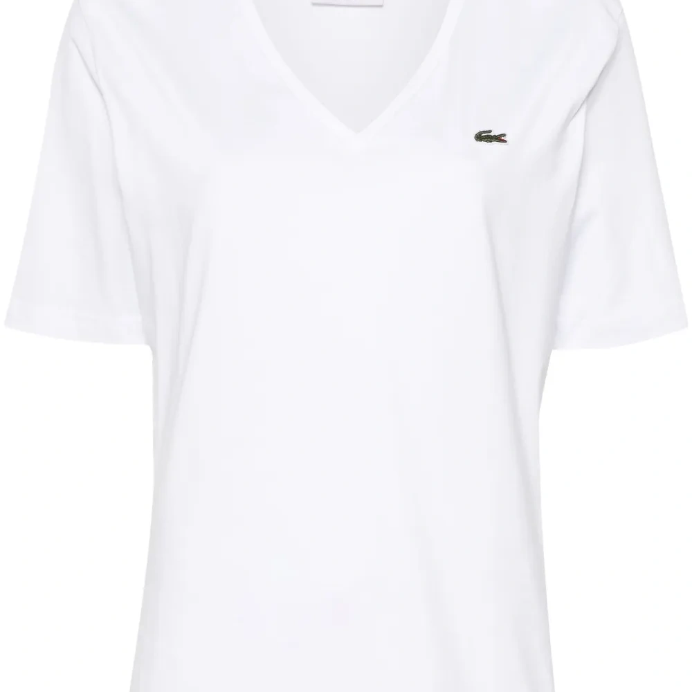 Футболка с вышитым логотипом