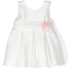 Платье с цветочной аппликацией и складками