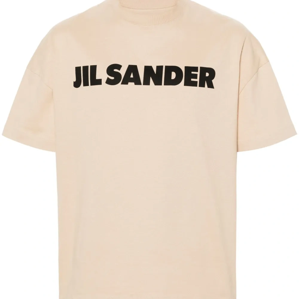 Футболка с логотипом