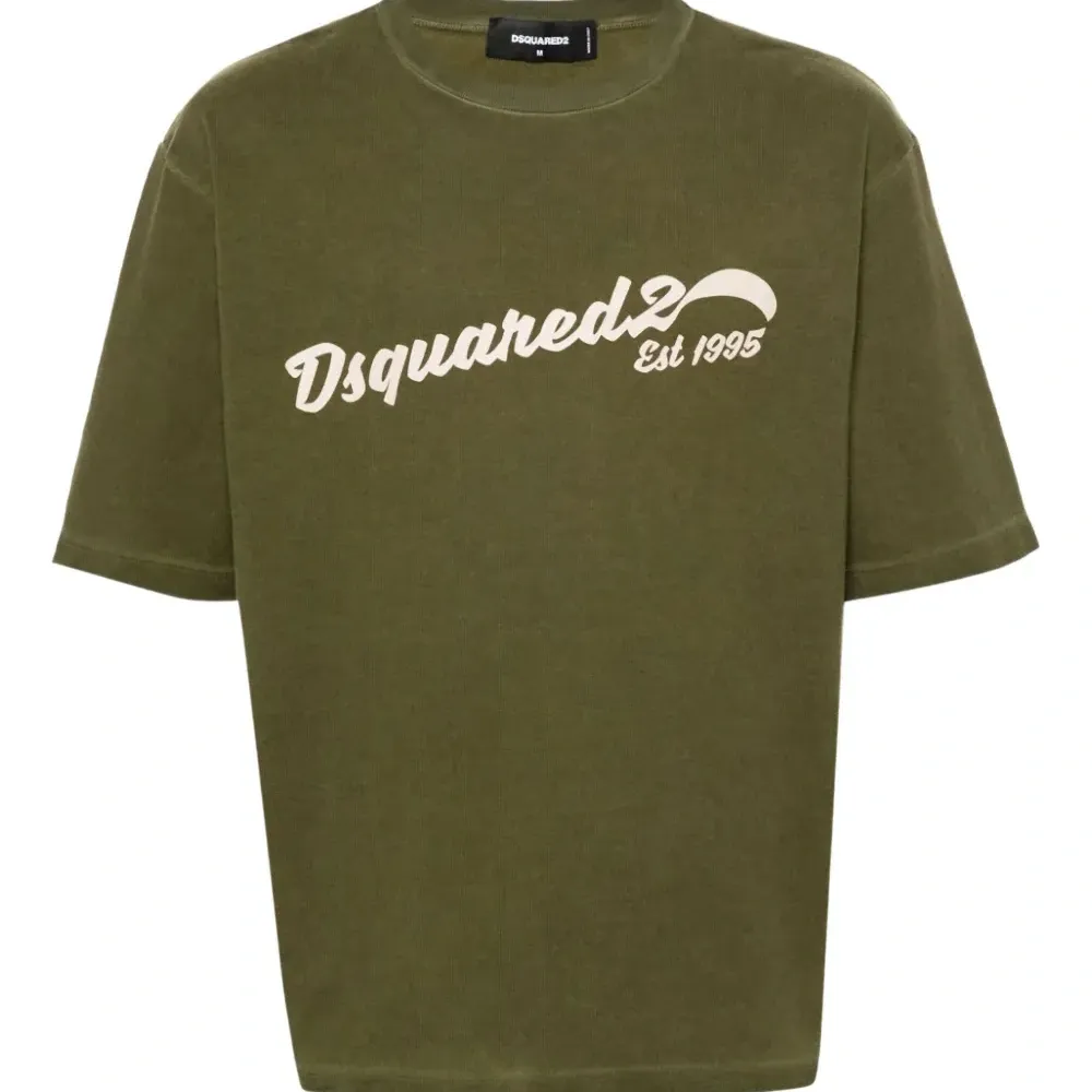 Футболка с вышитым логотипом