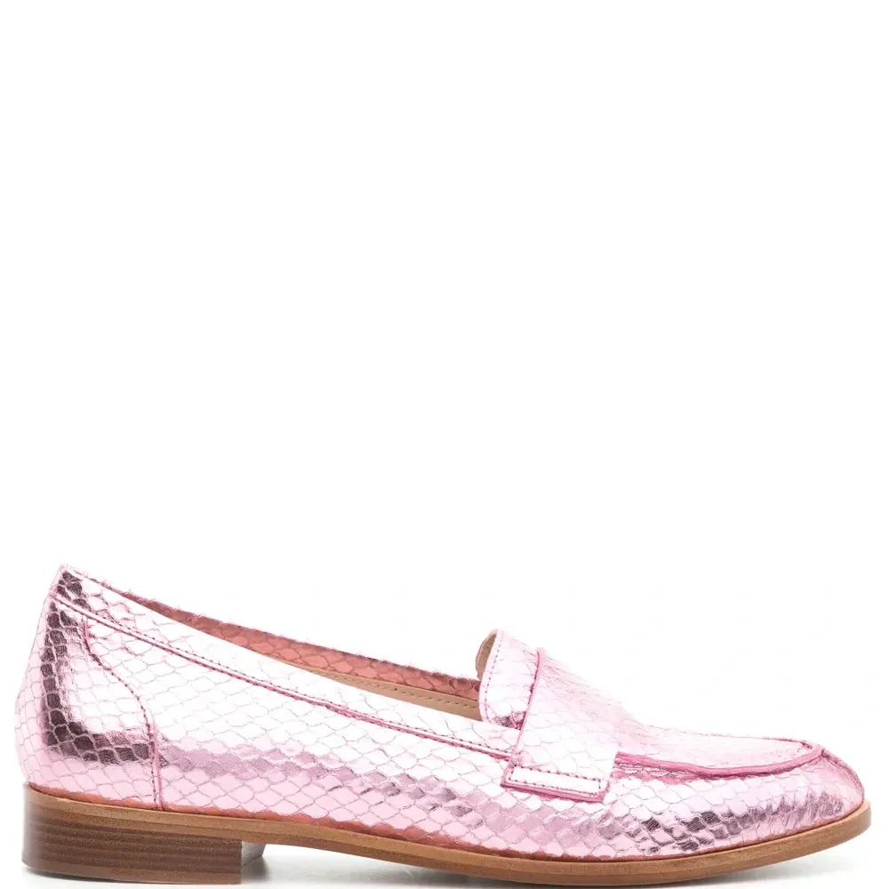 Лоферы с тиснением под кожу змеи