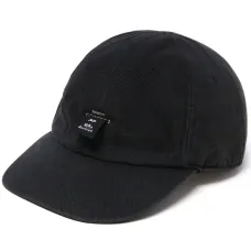 Вельветовая кепка с аппликацией Вельветовая кепка с аппликацией