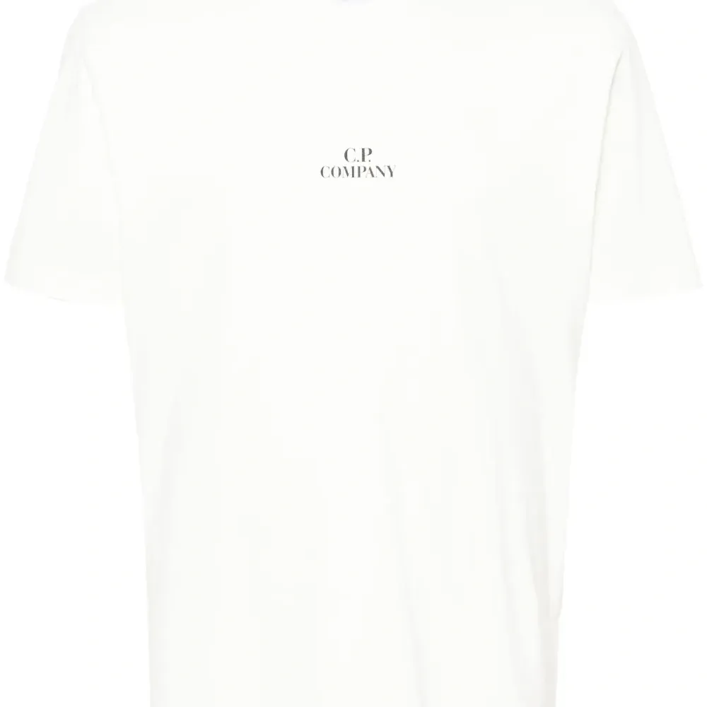 Футболка с логотипом