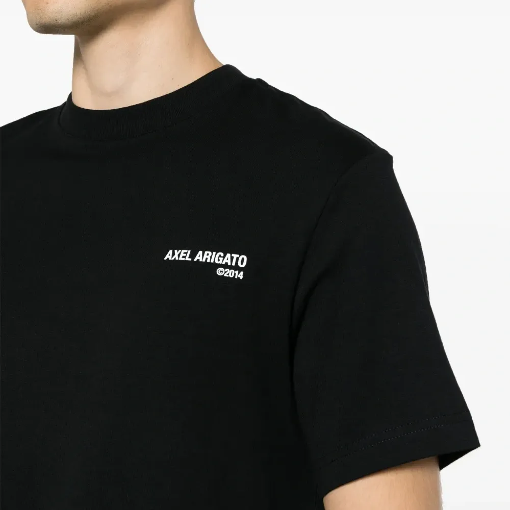 Футболка с логотипом