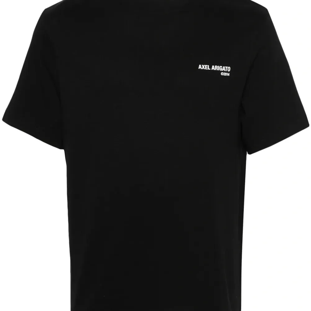 Футболка с логотипом