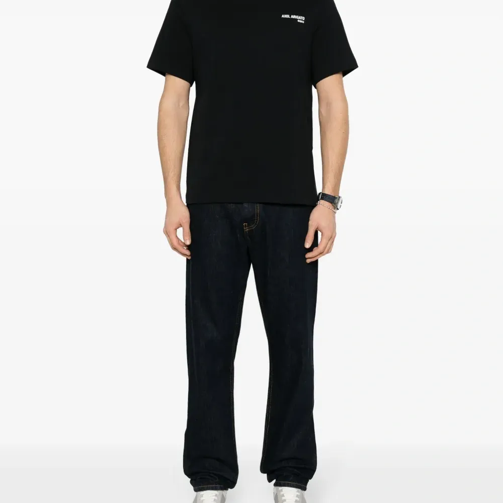 Футболка с логотипом