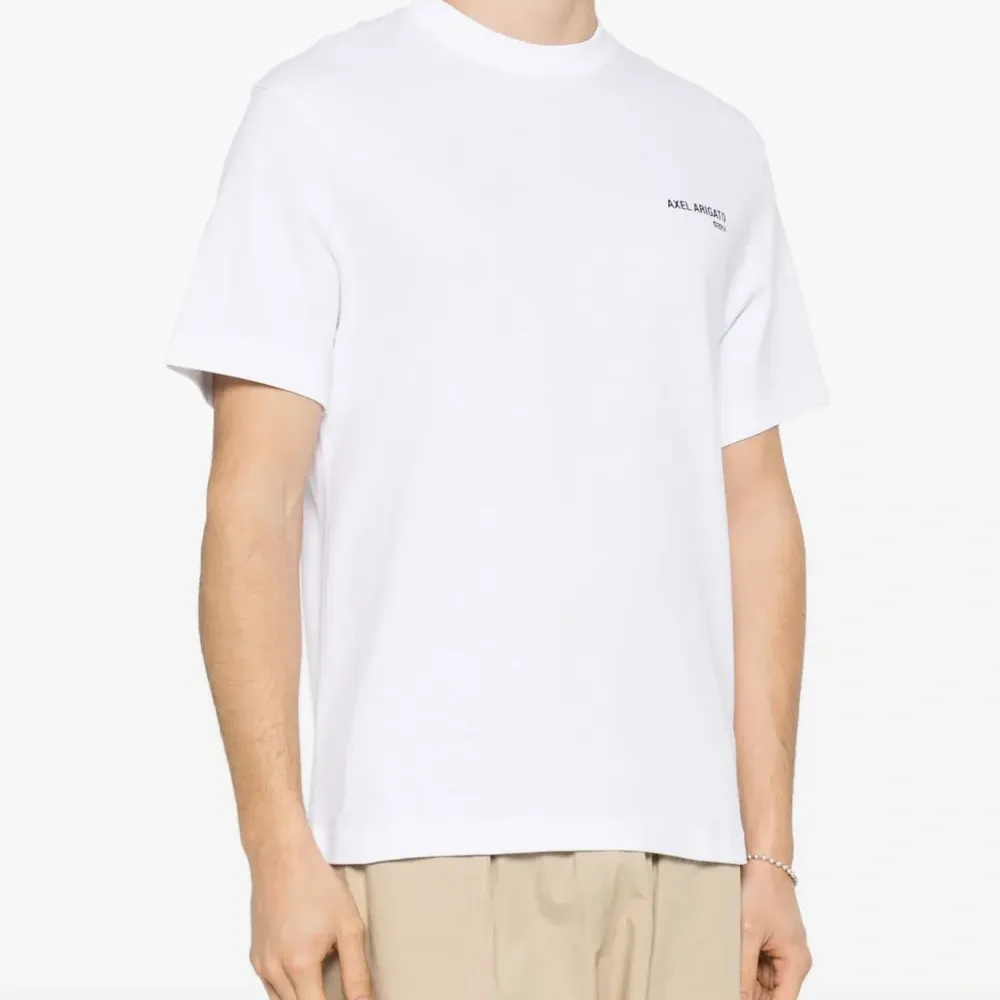 Футболка с логотипом Футболка с логотипом