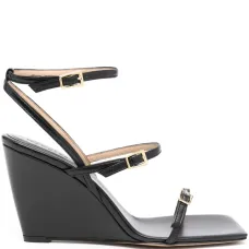 Босоножки на танкетке