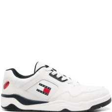 Кроссовки с логотипом