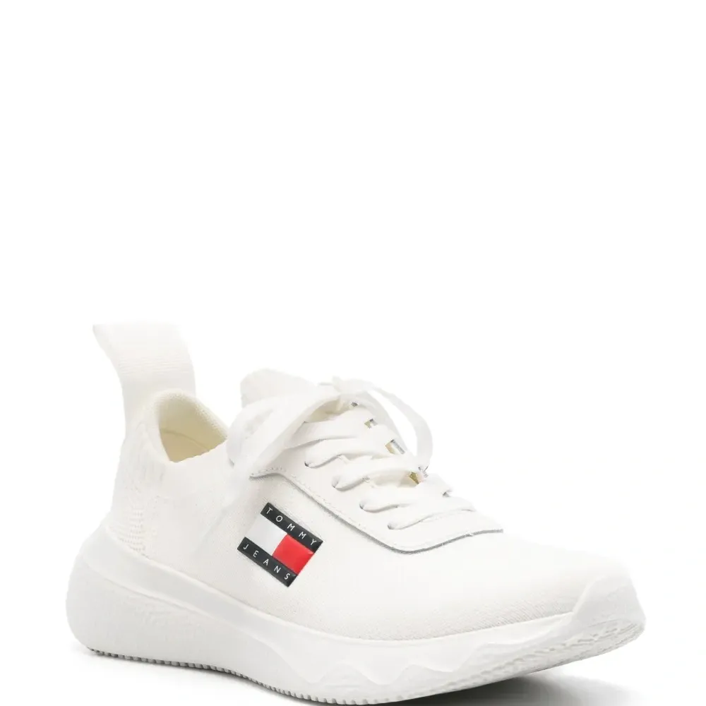 Трикотажные кроссовки