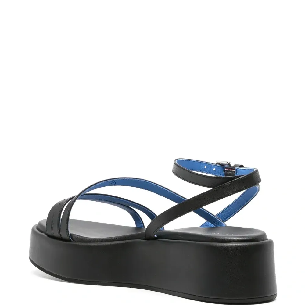 Сандалии на платформе Сандалии на платформе