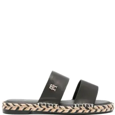 Шлепанцы с логотипом