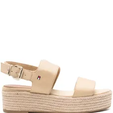 Босоножки на плетеной танкетке Босоножки на плетеной танкетке