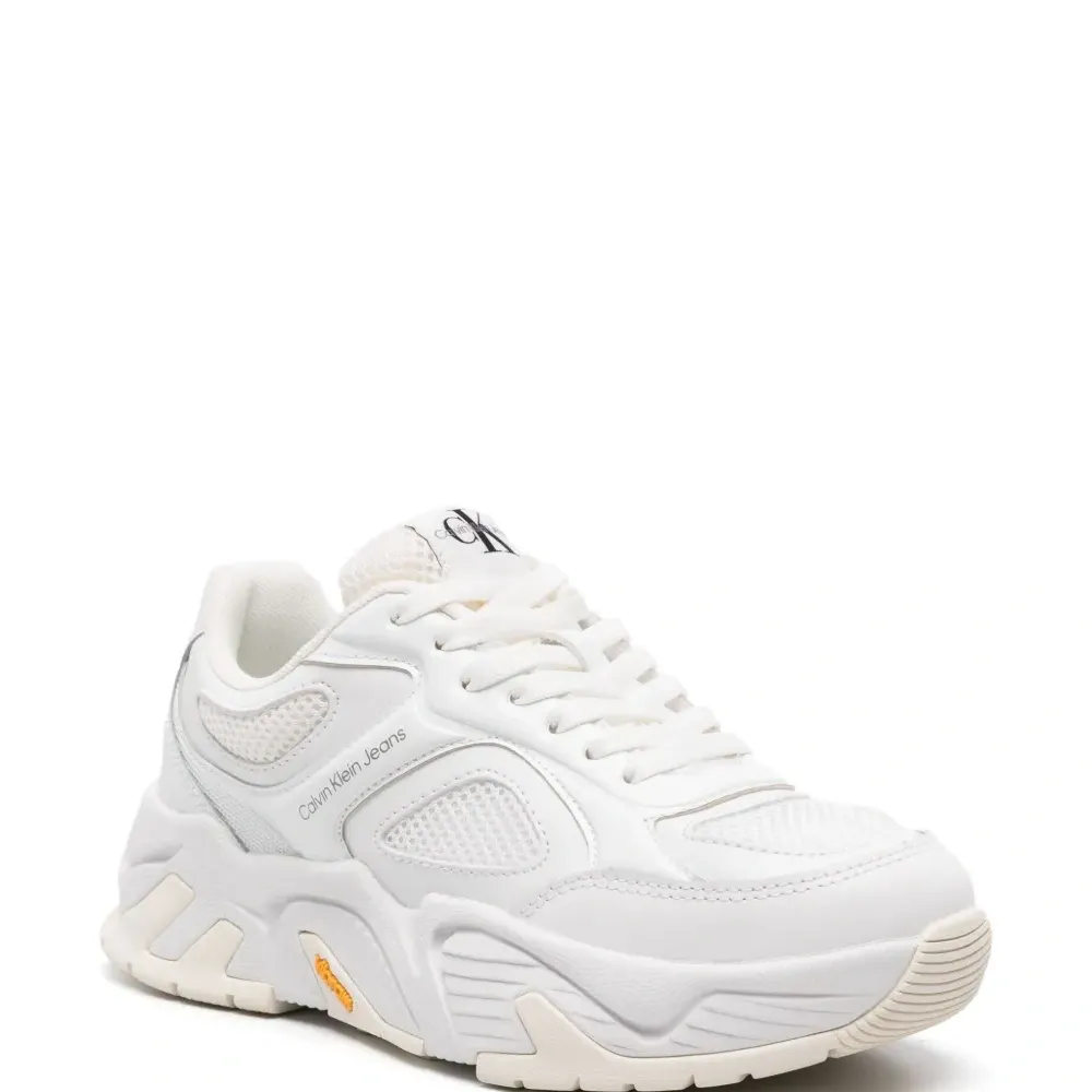 Массивные кроссовки со вставками Массивные кроссовки со вставками