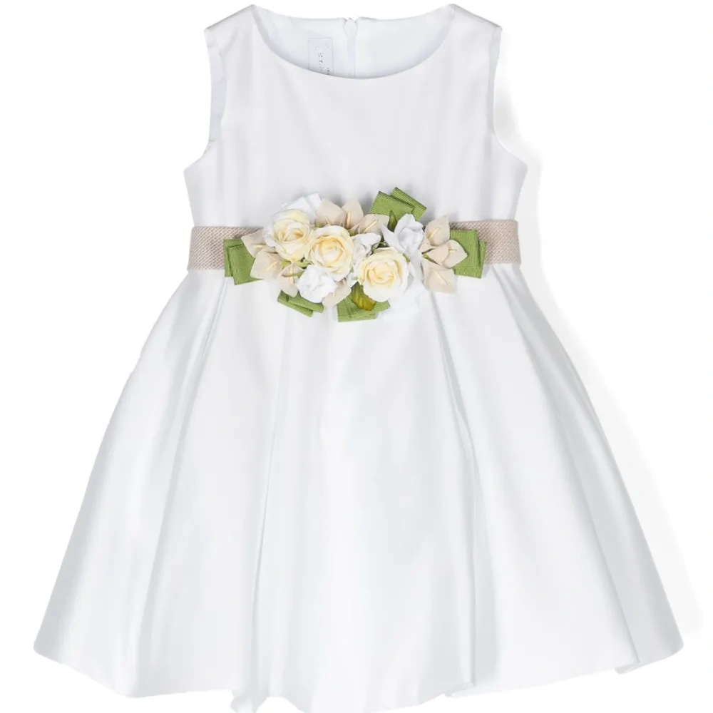 Платье с поясом и цветочной аппликацией