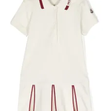 Расклешенное платье с воротником поло