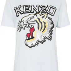 Футболка с вышитым логотипом Футболка с вышитым логотипом