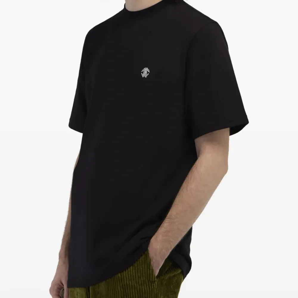 Футболка с вышитым логотипом Футболка с вышитым логотипом