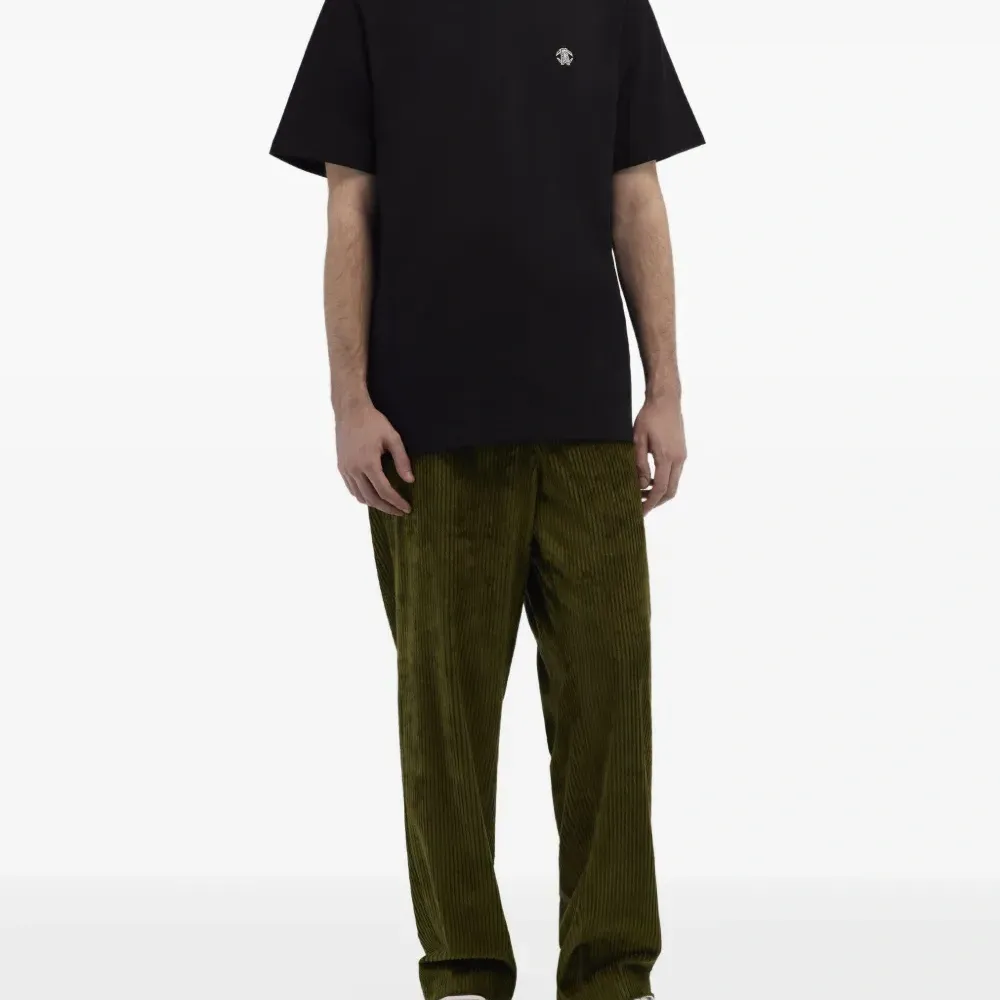 Футболка с вышитым логотипом Футболка с вышитым логотипом