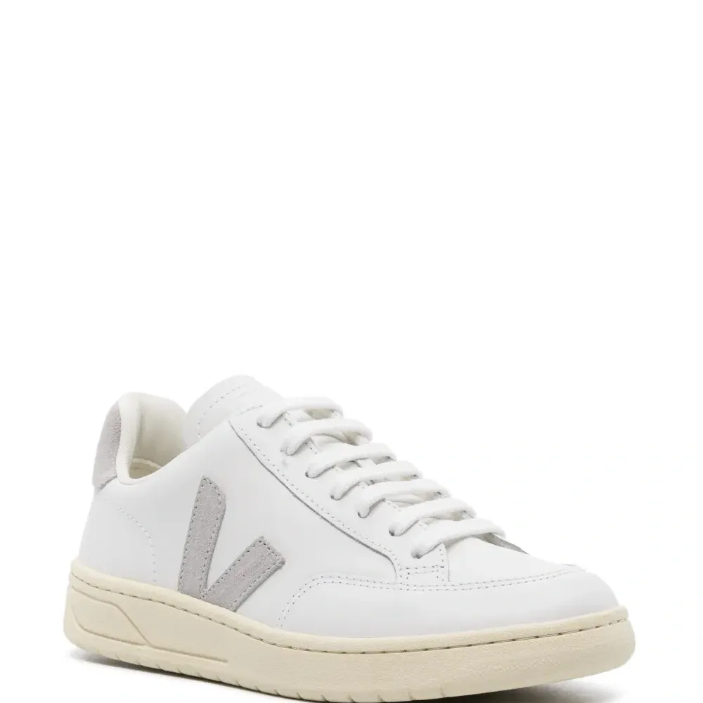 Кроссовки V-12