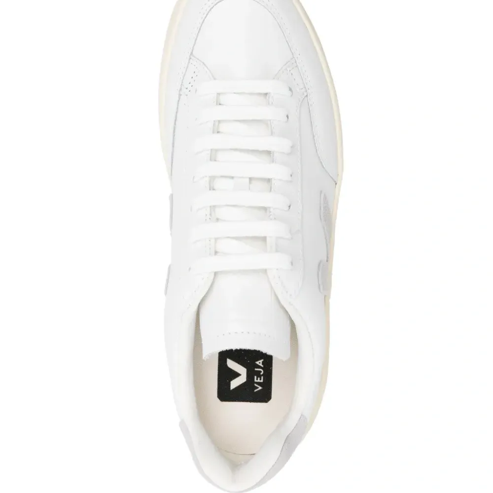 Кроссовки V-12