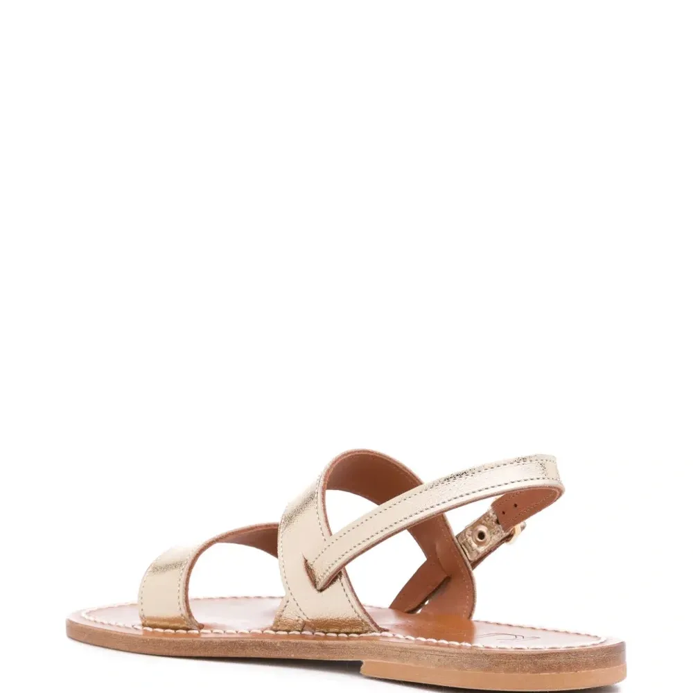 Сандалии с пряжками