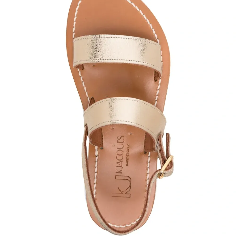 Сандалии с пряжками