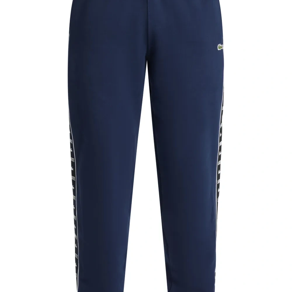 Спортивные брюки с логотипом на лампасах