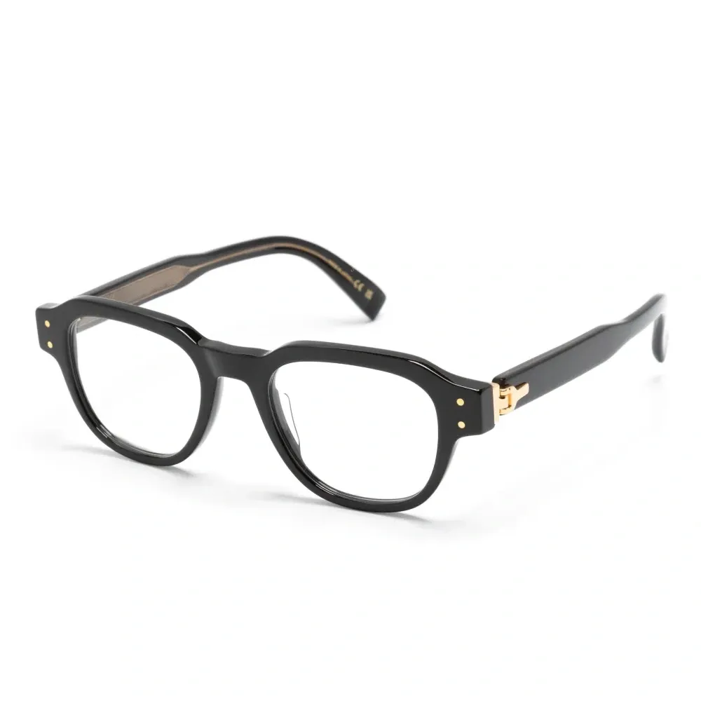 Очки трапециевидной формы