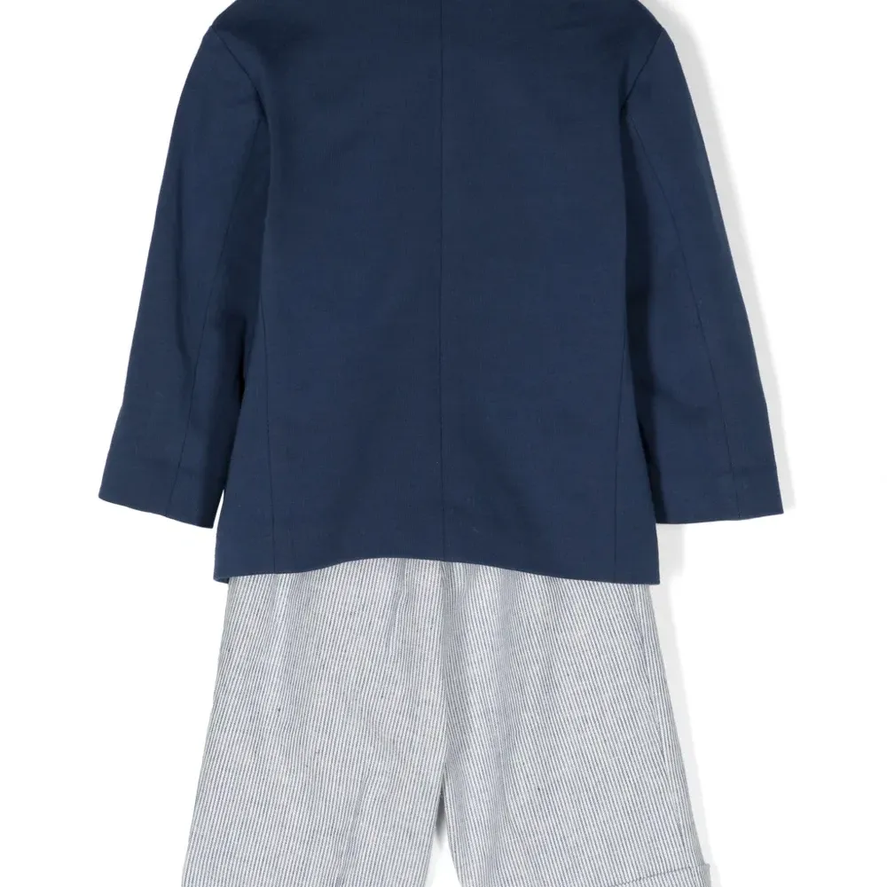 Костюм-тройка с однобортным пиджаком