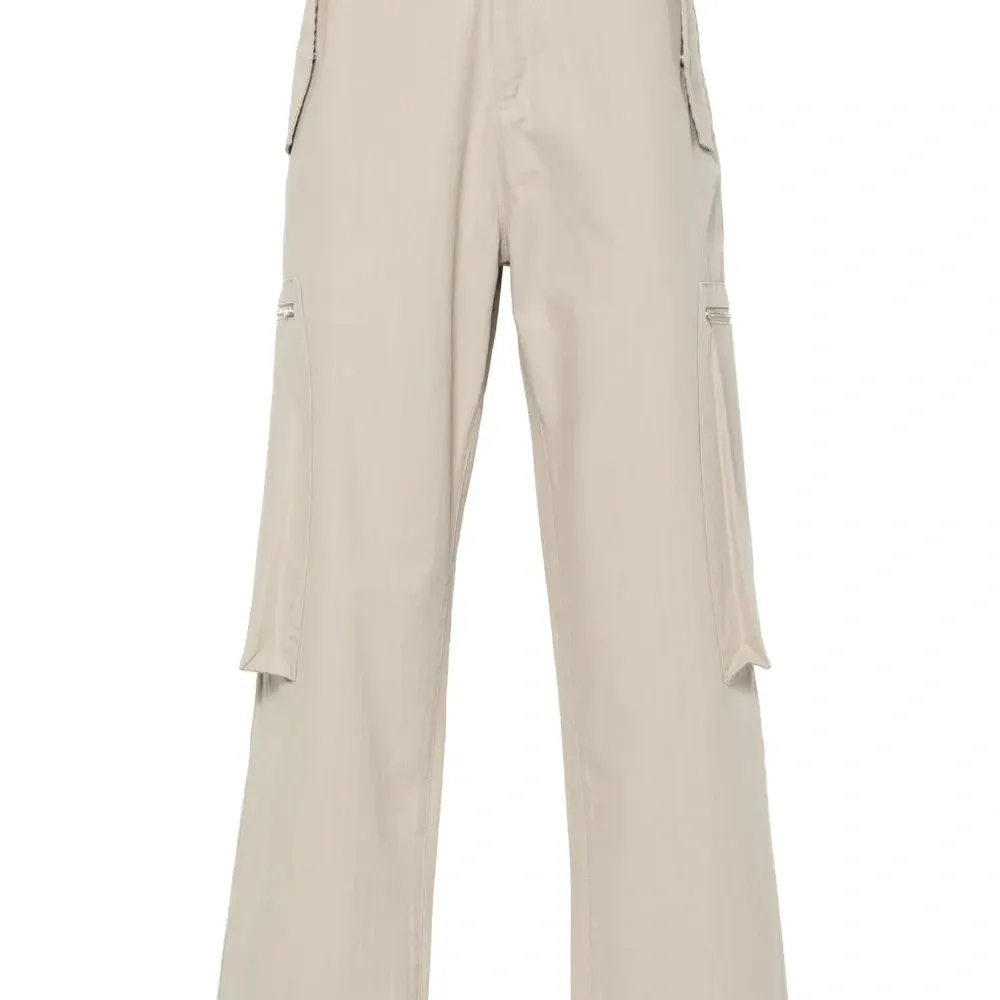 Брюки с вышитым логотипом