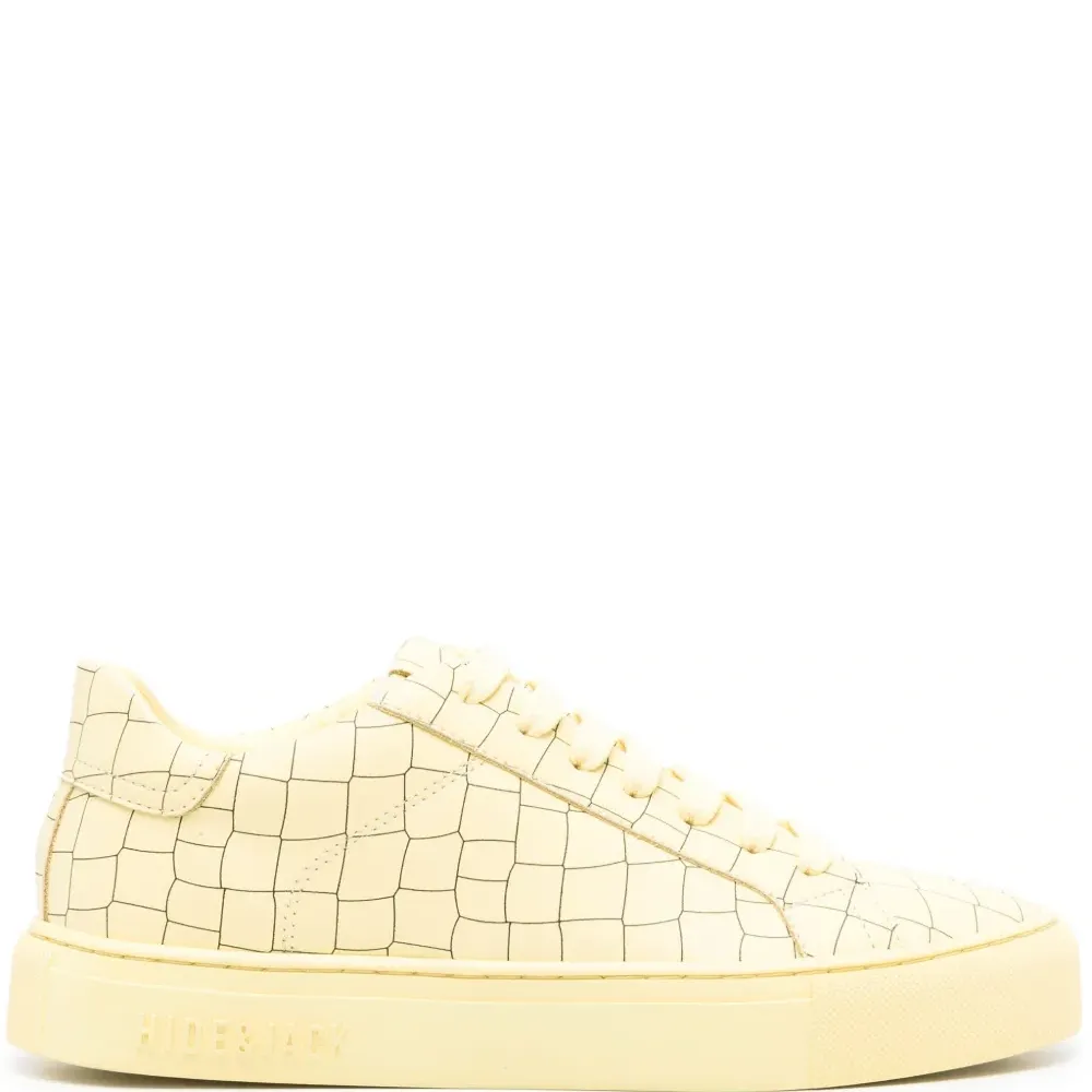 Фактурные кроссовки Essence Croco