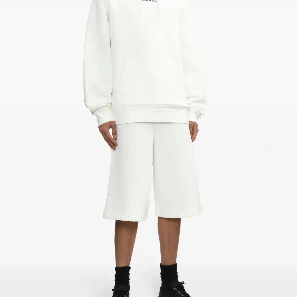 худи с логотипом