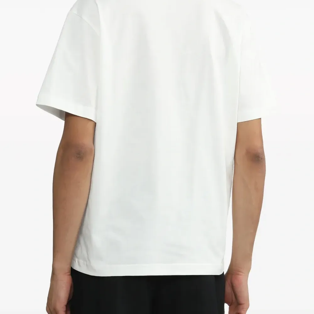 Футболка с логотипом