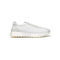 Кроссовки на шнуровке