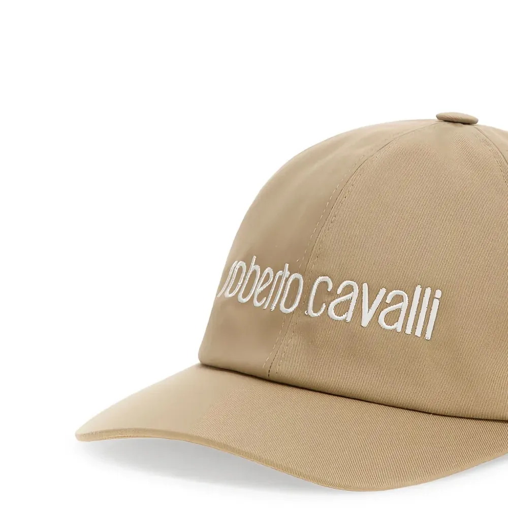 Бейсболка с вышитым логотипом