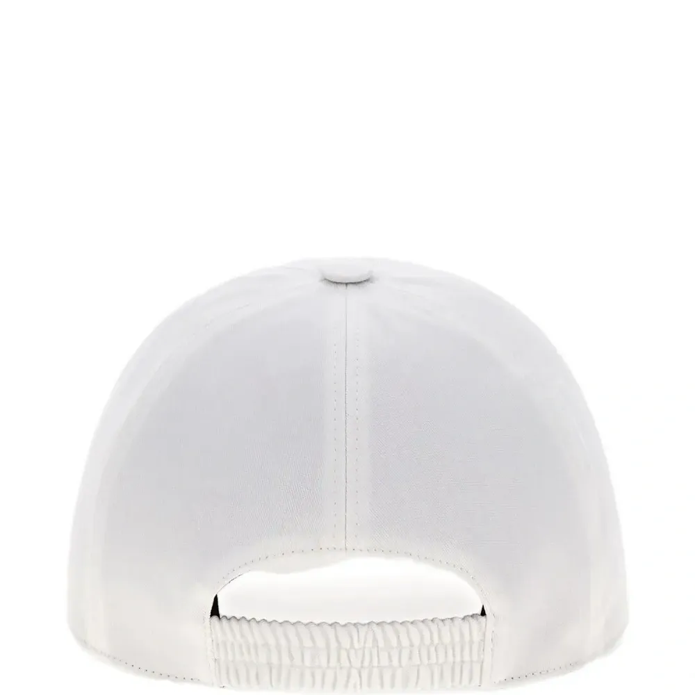 Бейсболка с вышитым логотипом