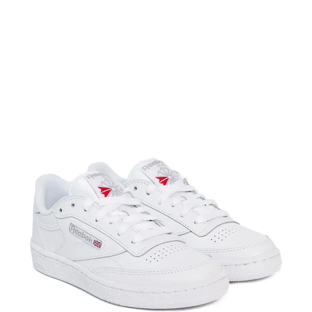 Кроссовки на шнуровке