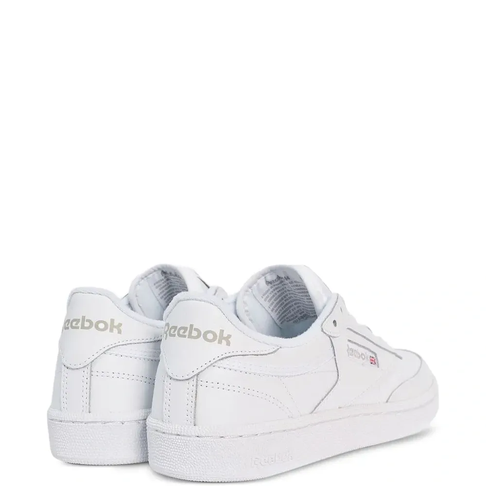 Кроссовки на шнуровке