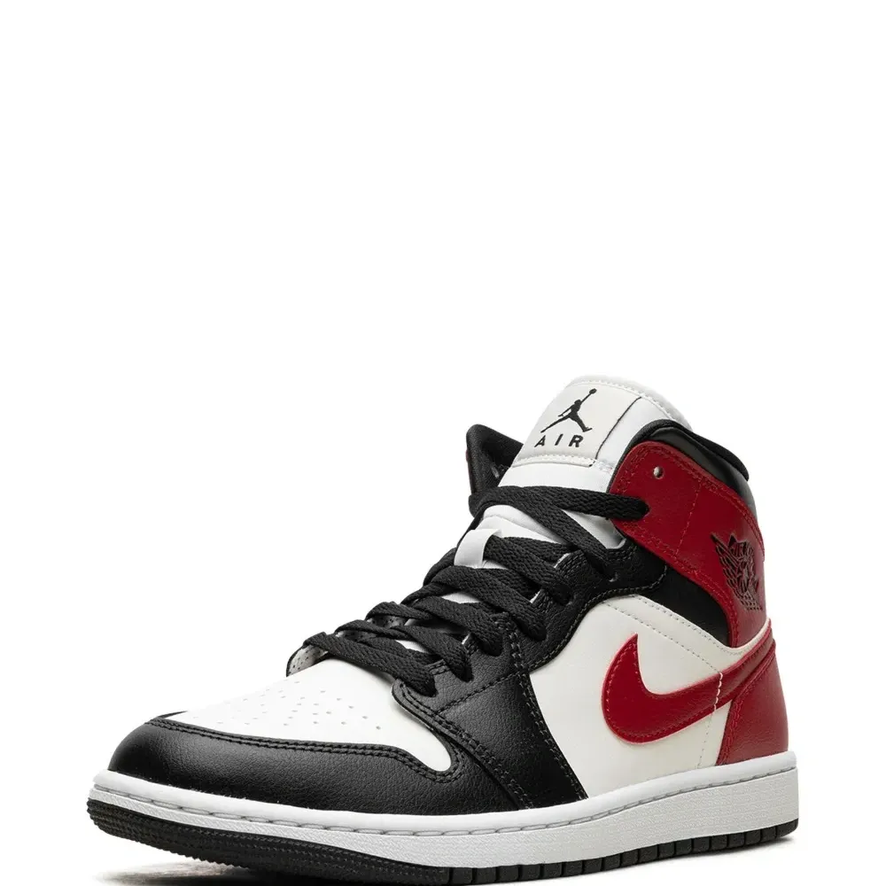 Кроссовки Air Jordan 1 Mid Black Toe Кроссовки Air Jordan 1 Mid Black Toe