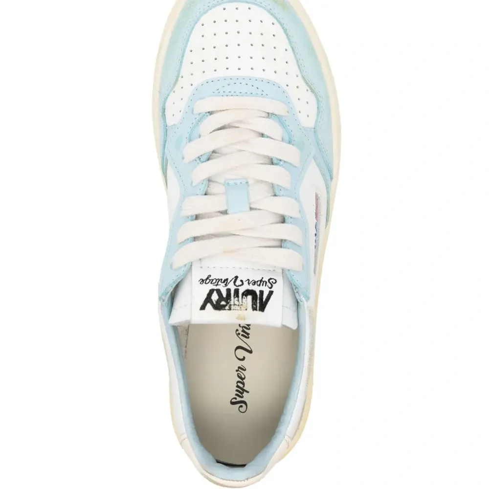 Кроссовки с эффектом потертости