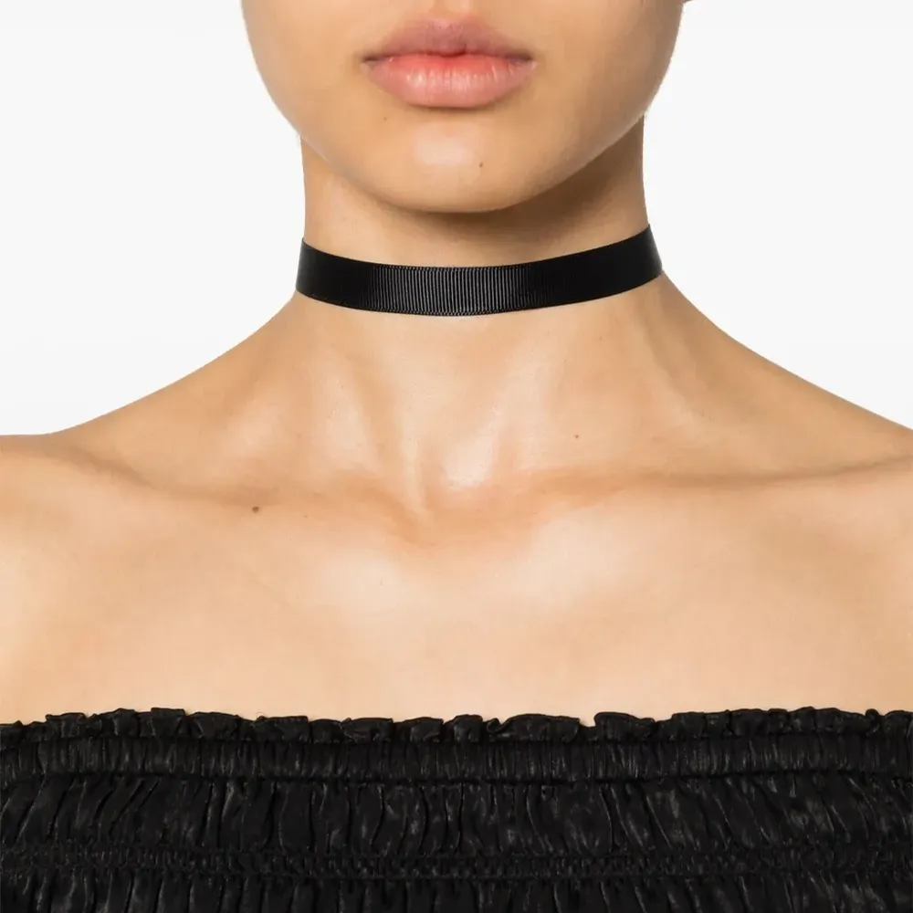 Колье-чокер с лентой