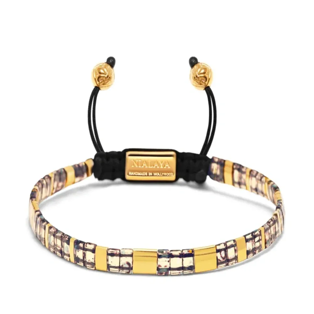 Браслет из бусин с логотипом