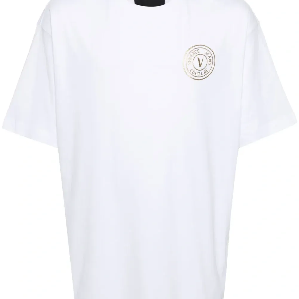 Футболка с логотипом V-Emblem