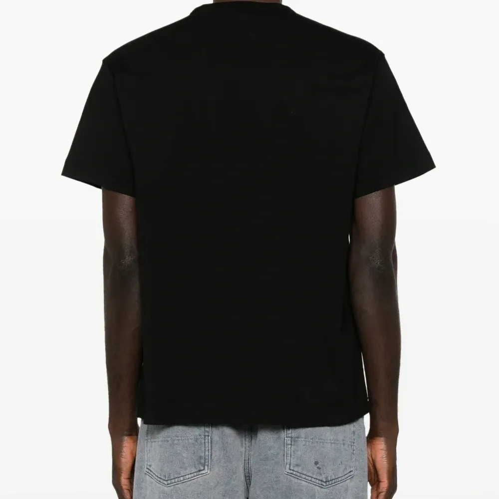 Футболка с логотипом и стразами