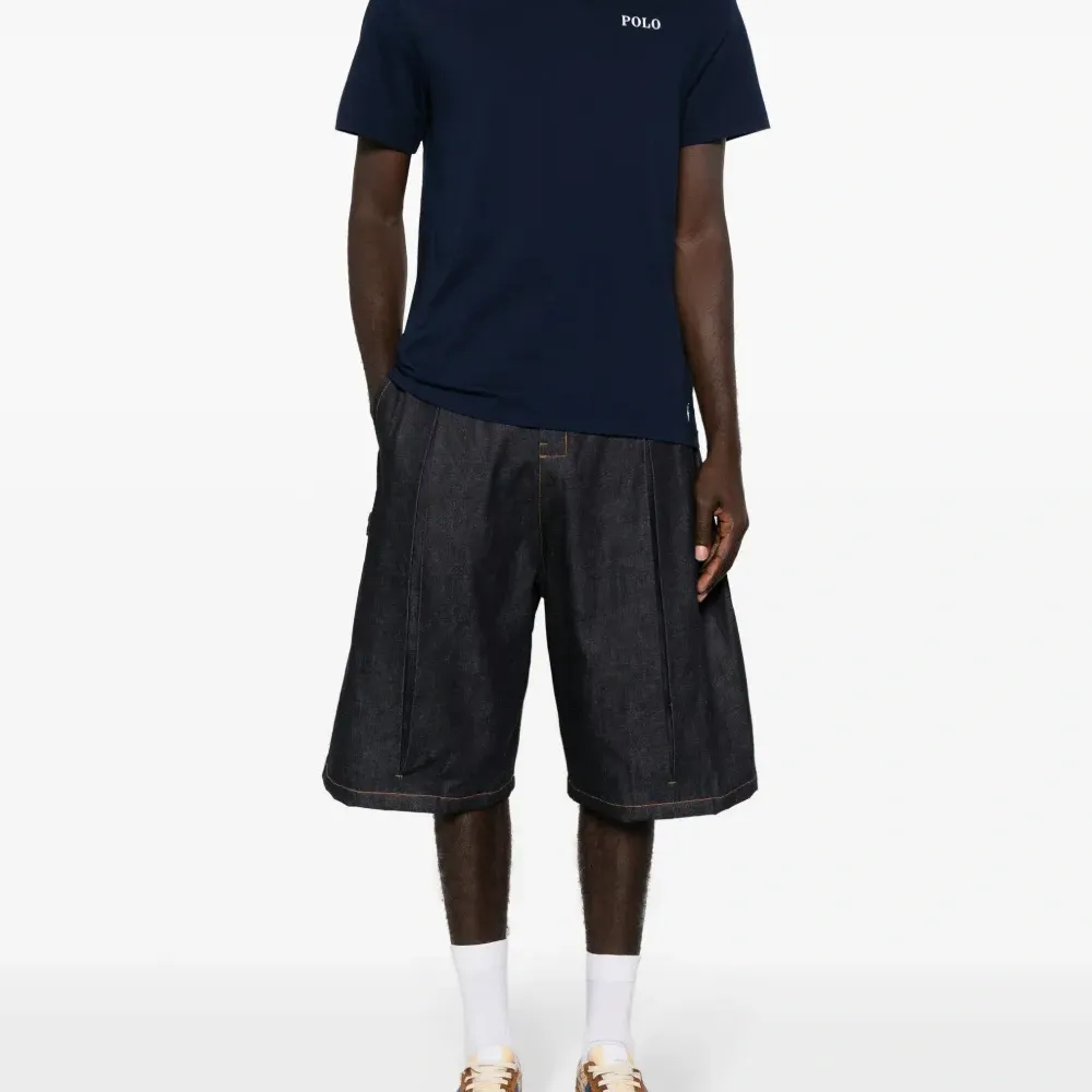 Футболка с логотипом