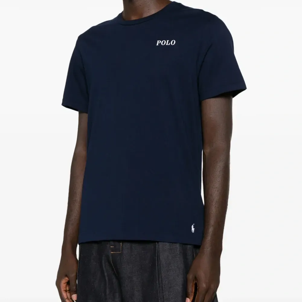 Футболка с логотипом