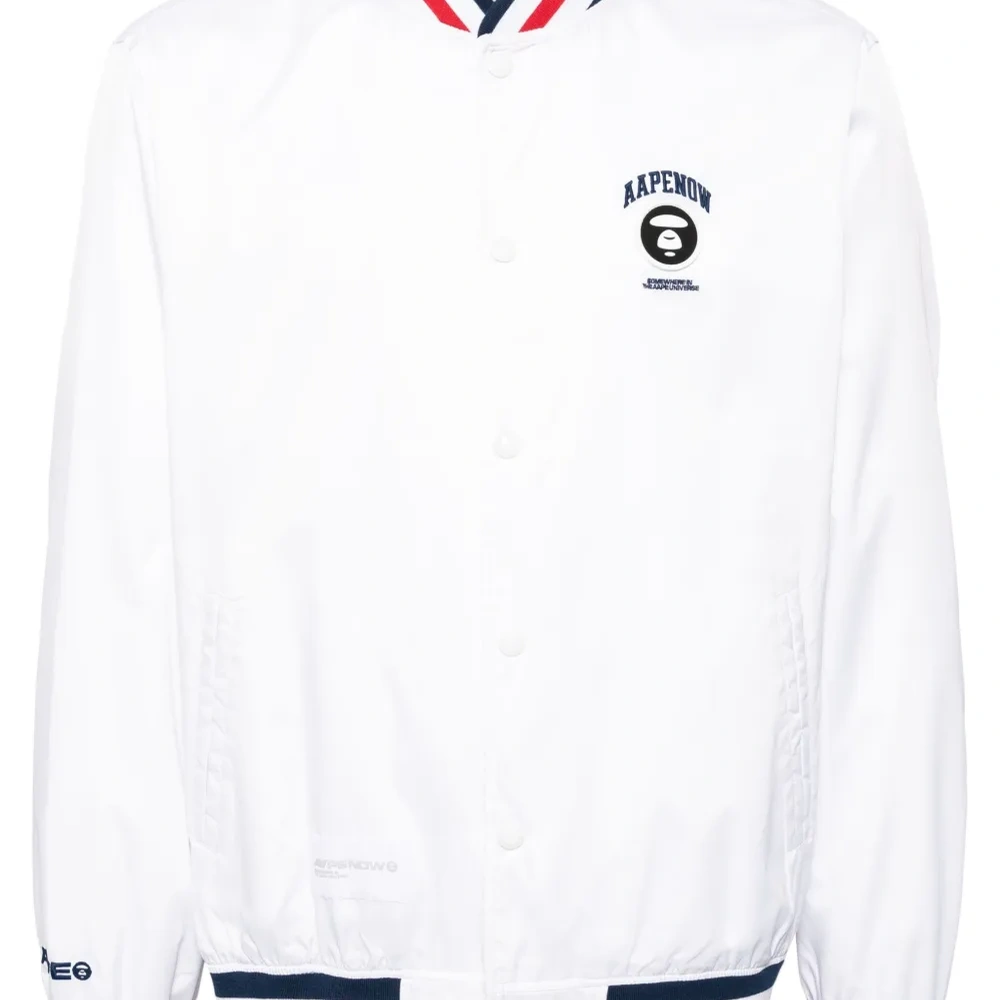 Бомбер с отделкой в полоску